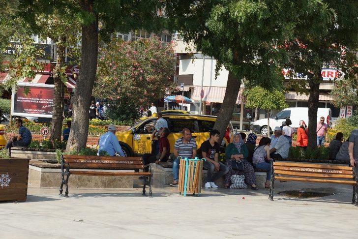 Aydın’da nemle birlikte sıcak hava bunaltıyor G4