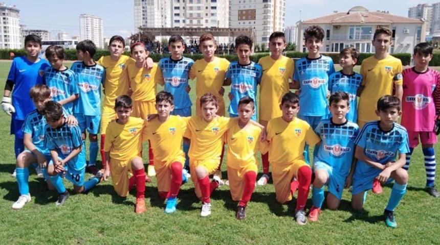 Zafer Bayramı U-13 Futbol Turnuvası tamamlandı