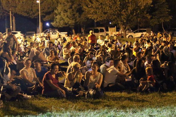 Akhisarlılardan açık havadaki konserlerine büyük ilgi G4