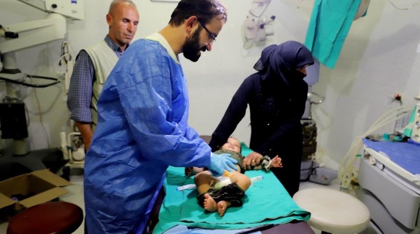 G&ouml;n&uuml;ll&uuml; doktorlardan Suriyeli &ccedil;ocuklara s&uuml;nnet