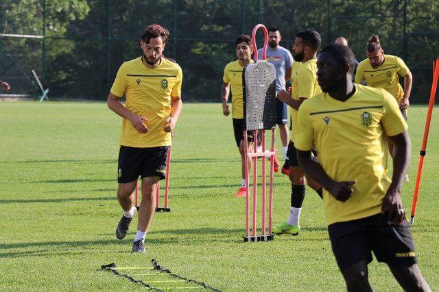 Yeni Malatyaspor’da genç futbolcu Özer Özdemir, Sergen Yalçın’ın gözüne girmeyi başardı