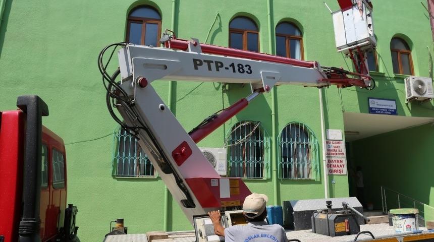 Toroslar&rsquo;da cami ve sosyal tesislere bakım yapılıyor