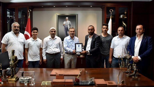 Şirintepe Spor Kulübü’nden Tepebaşı Belediye Başkanı Ahmet Ataç’a teşekkür