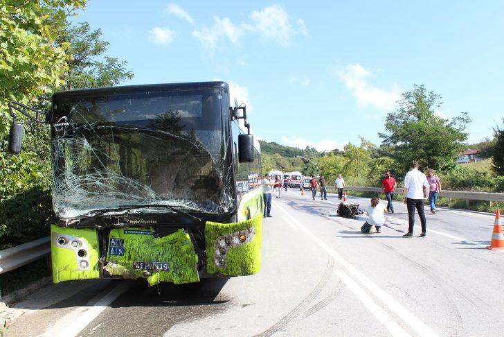 Kocaeli'de akılalmaz kaza! Otomobilin motoru 50 metre sürüklendi G4