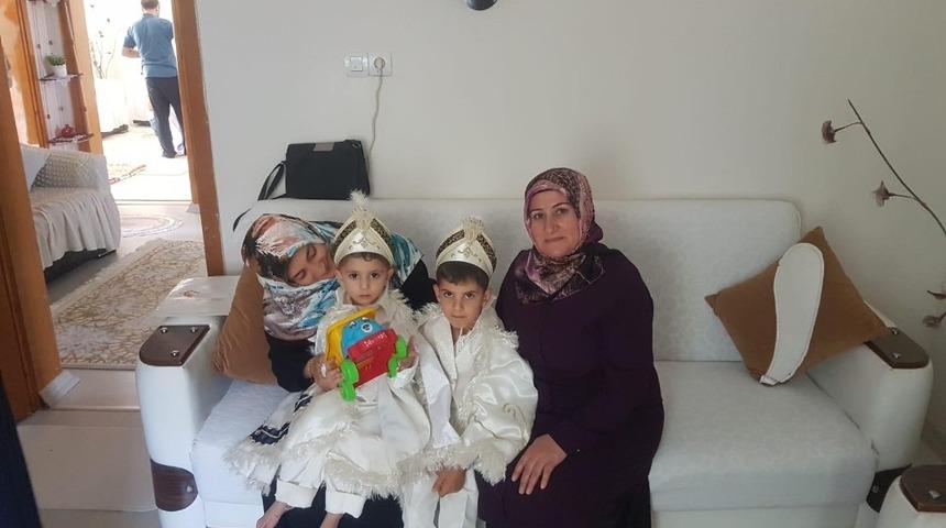 S&uuml;nnet merasimi evlerde devam ediyor