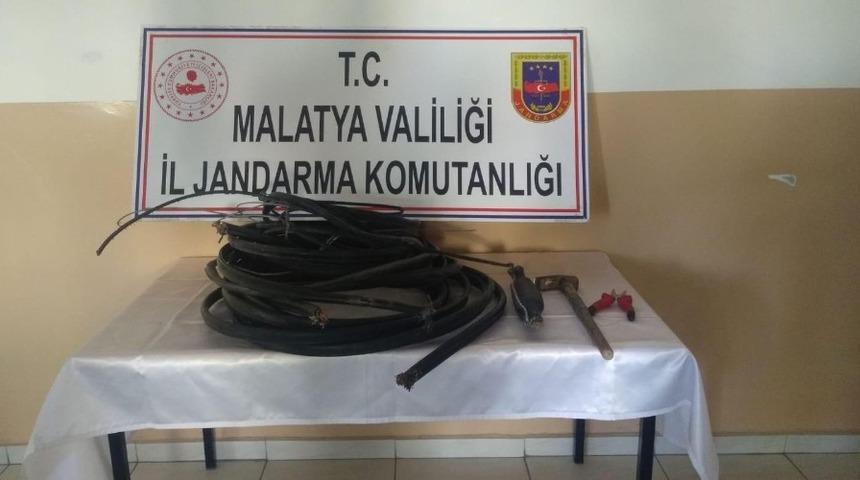 Kablo hırsızlarına su&ccedil;&uuml;st&uuml;