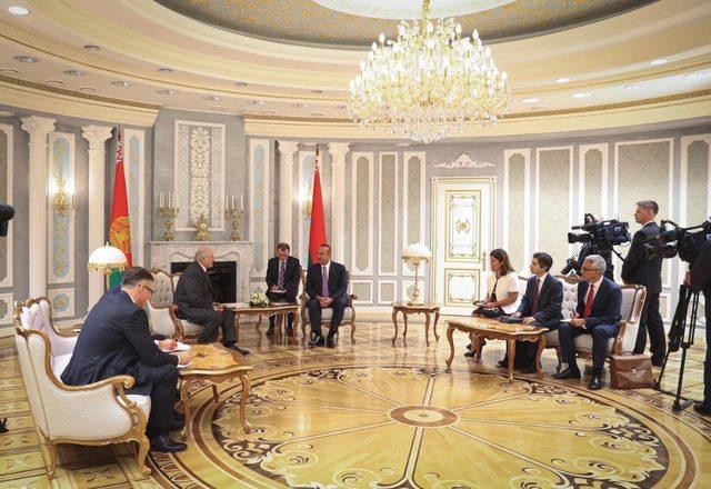 Dışişleri Bakanı Çavuşoğlu, Belarus Cumhurbaşkanı Lukashenko tarafından kabul edildi