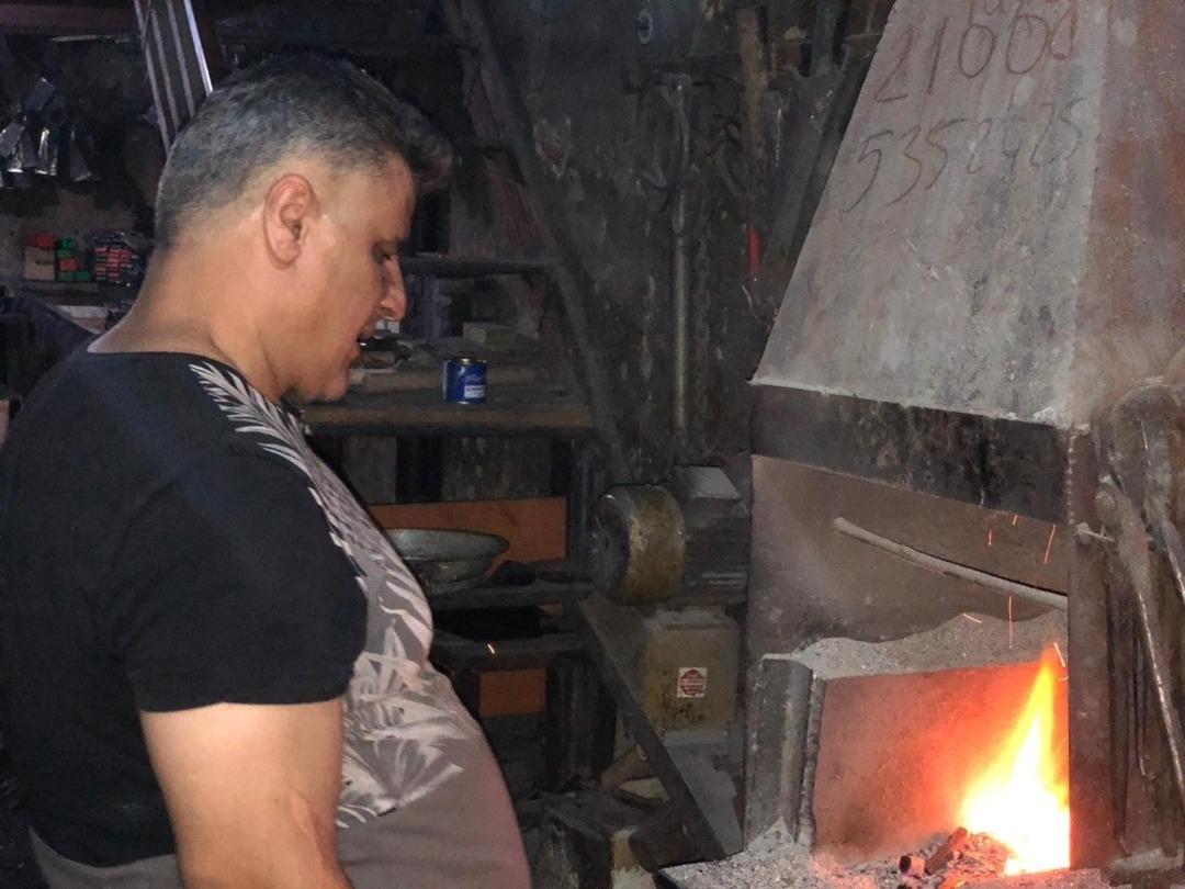 70 yıl &ccedil;eki&ccedil; sesinin eksik olmadığı demirciler &ccedil;arşısı sessizliğe b&uuml;r&uuml;nd&uuml;