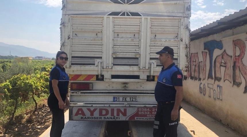 Alaşehir Belediyesi &uuml;reticinin alın terini koruyor