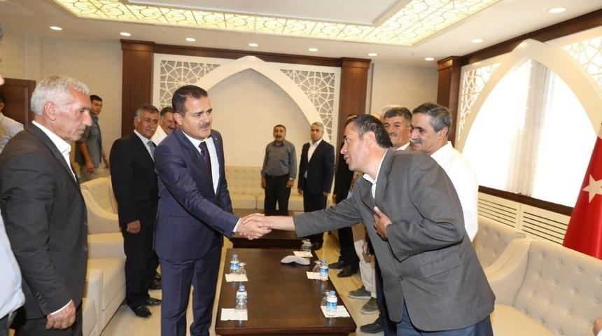 Vali Akbıyık muhtarlarla bir araya geldi