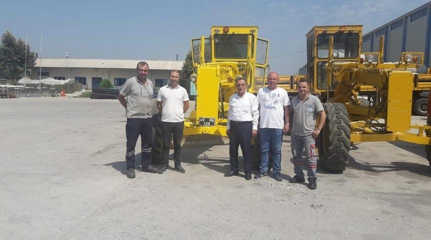 Manisa Büyükşehir’den otobüs ve iş makinesi desteği