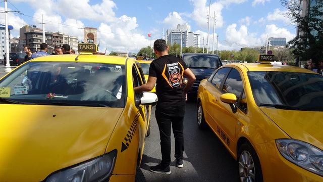 Taksim Meydanı'nda taksilere denetim 