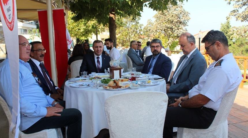 Kantinciler Federasyonu&rsquo;ndan &ldquo;logolu gıda&rdquo;ya tepki