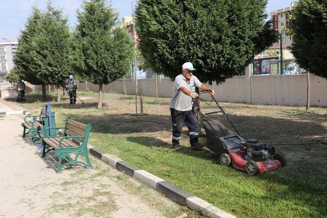 Yunusemre’de okul bahçeleri düzenleniyor