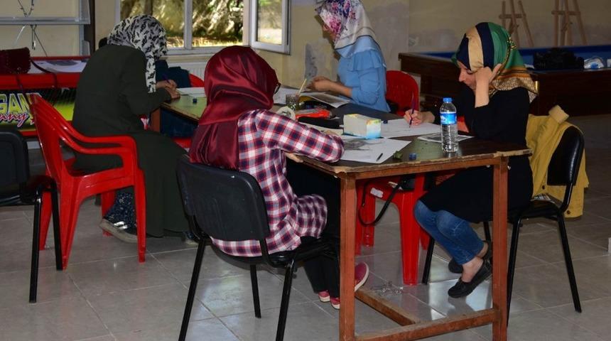 Bitlis Belediyesinin resim kursuna yoğun ilgi