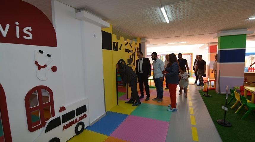 Sandıklı&rsquo;da modern bir oyun parkı a&ccedil;ıldı