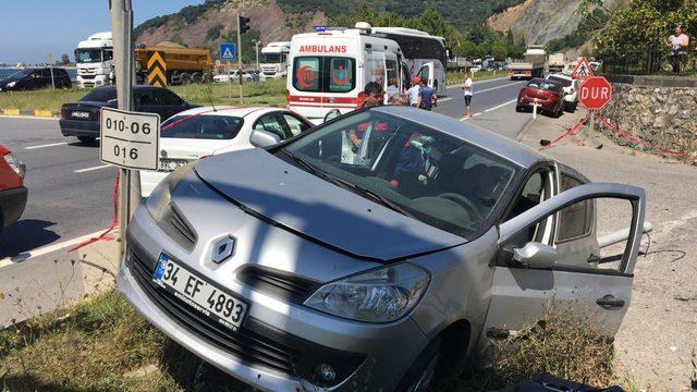 Zonguldak'ta otomobiller çarpıştı: 2'si çocuk 6 yaralı