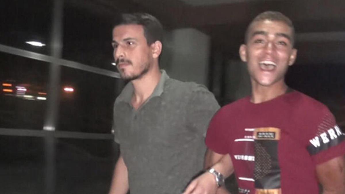 Uzman onbaşıyı &ouml;ld&uuml;rm&uuml;şlerdi! Soruları g&uuml;lerek yanıtladılar