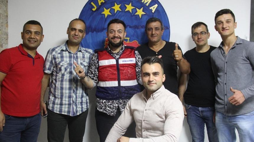 Ses sanat&ccedil;ısı H&uuml;seyin Kağıt&rsquo;tan Mehmet&ccedil;iğe moral ziyareti