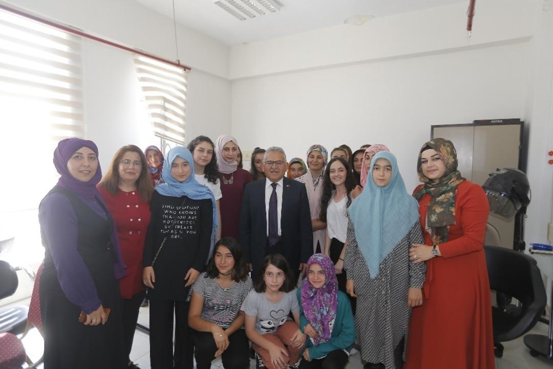 Başkan B&uuml;y&uuml;kkılı&ccedil;, Tomarza&rsquo;da ger&ccedil;ekleştirilen Vefa Buluşması&rsquo;na katıldı