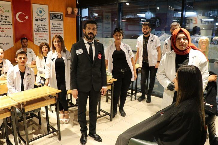 Kadına şiddet siyah kurdele ile protesto edildi G1