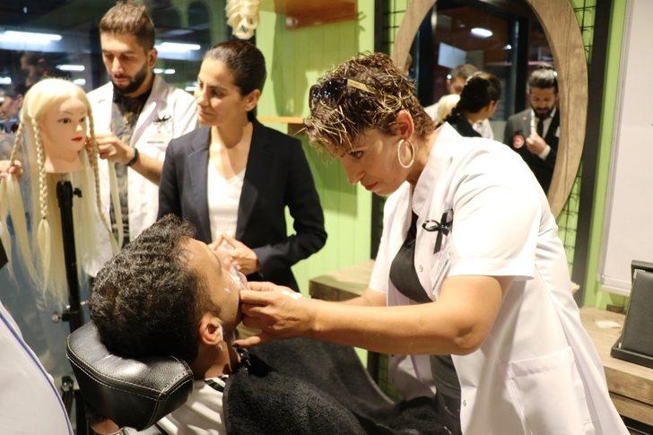 Kadına şiddet siyah kurdele ile protesto edildi G3