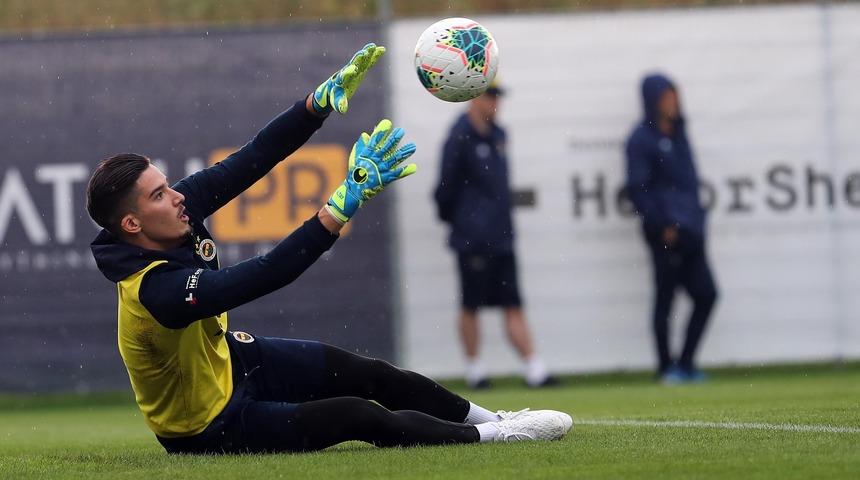 Altay Bayındır: Trabzonspor maçı farklı bir atmosferde geçecek