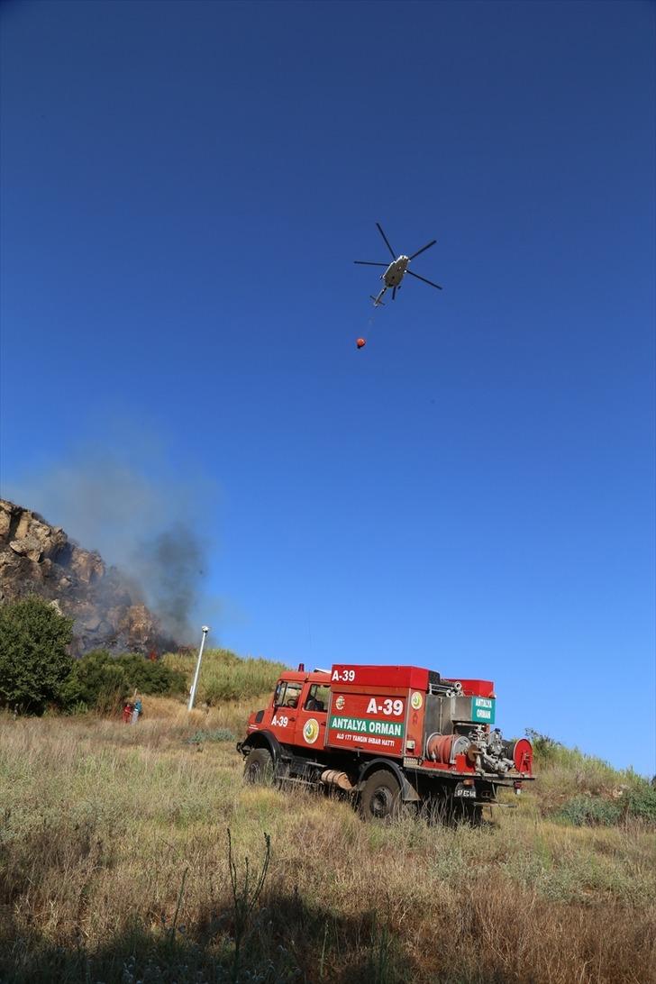 Antalya'da iki bölgede yangın! Antik kent tehdit altında G3
