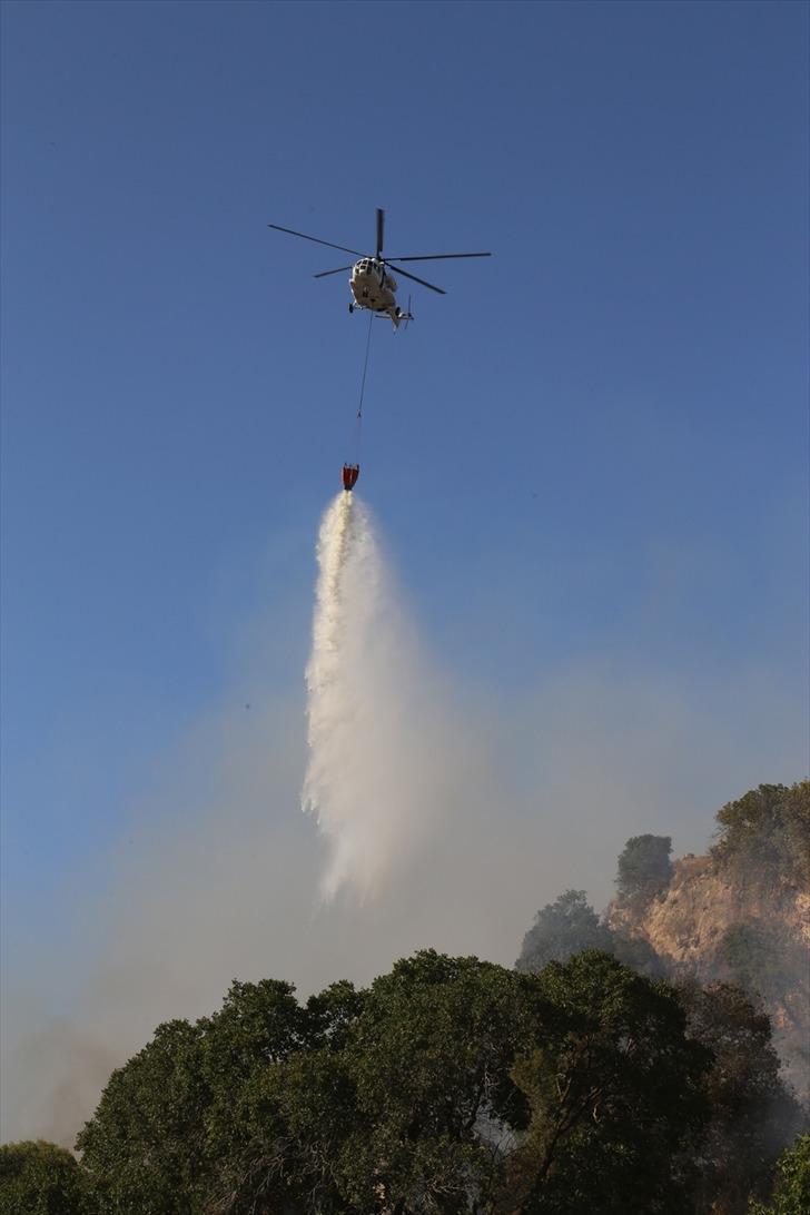 Antalya'da iki bölgede yangın! Antik kent tehdit altında G4