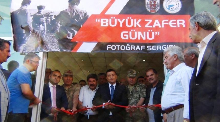 Erciş&rsquo;te &lsquo;B&uuml;y&uuml;k Zafer G&uuml;n&uuml;&rsquo; konulu fotoğraf sergisi