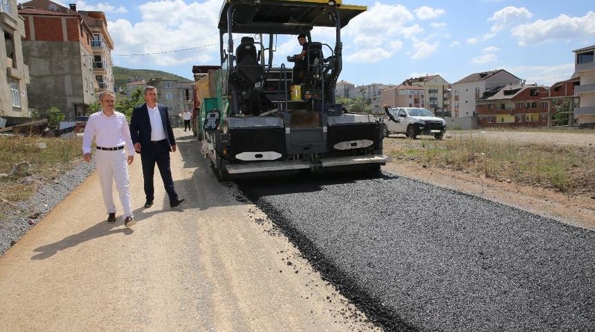 &Ccedil;ayırova&rsquo;da asfalt &ccedil;alışmaları s&uuml;r&uuml;yor