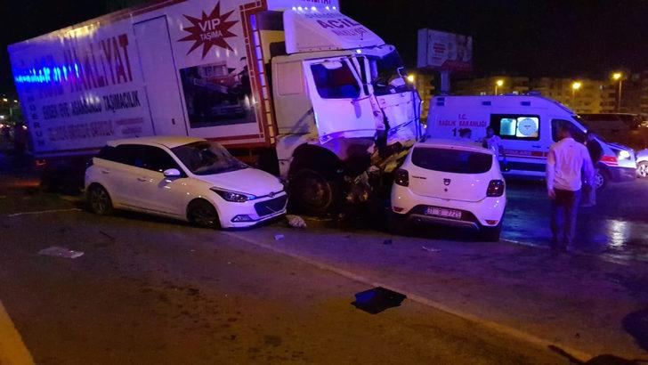 Hatay'da freni patlayan kamyon, ışıkta bekleyen 11 aracı biçti: Çok sayıda yaralı var! G2