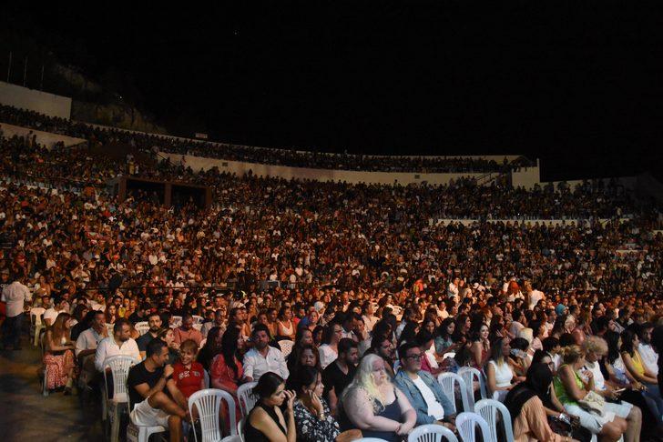 14 sanatçı Emine Bulut’un kızı için şarkılarını seslendirdi! G5