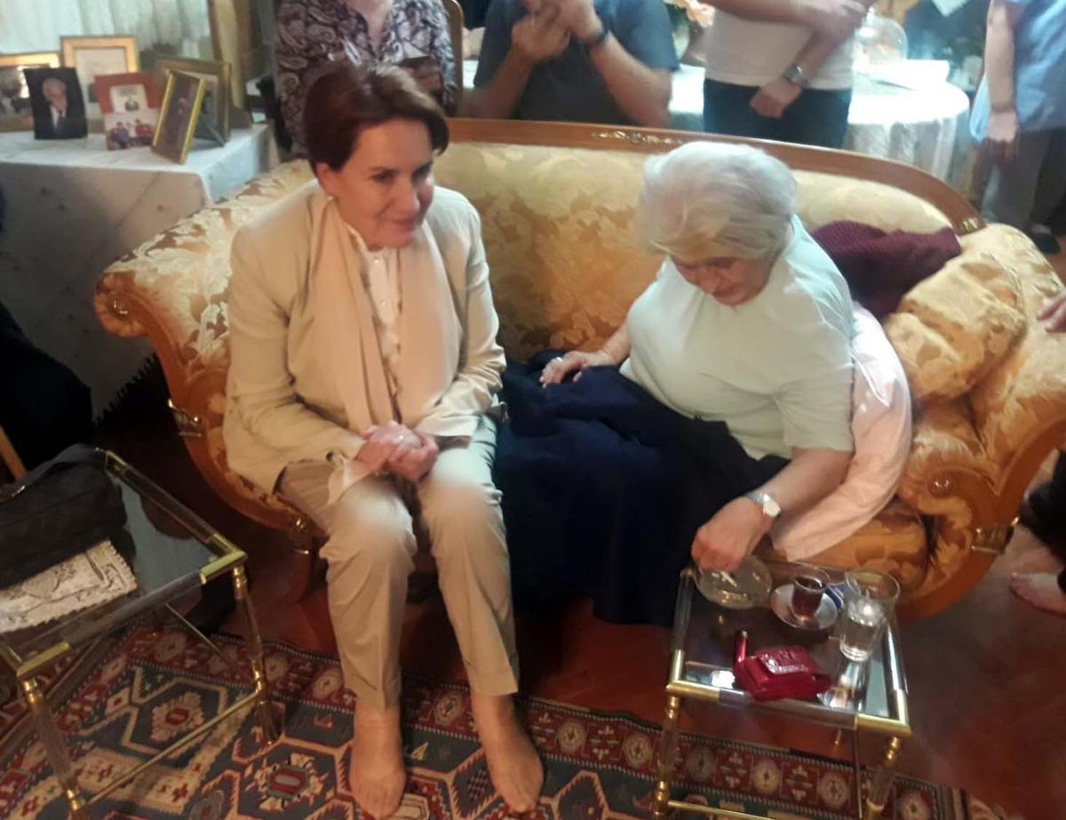 Akşener'den tarih&ccedil;i Prof. Dr. Kafalı'nın ailesine taziye ziyareti