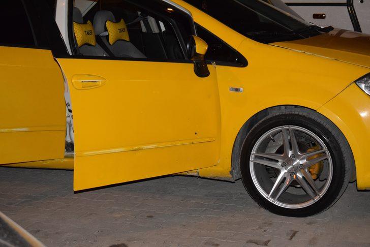 Sokak ortasındaki çatışma araçta da devam etti! Birbirlerine mermi yağdırdılar! G3