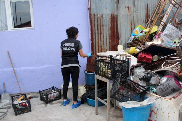 Yalova'da uyuşturucu tacirlerine şafak baskını G2