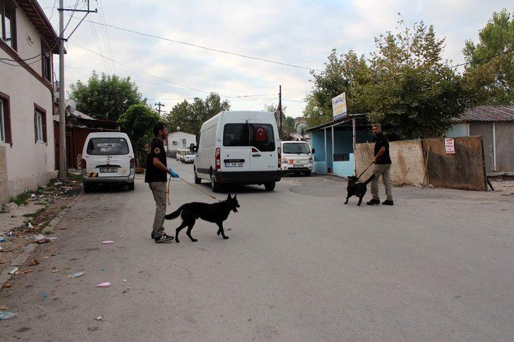 Yalova'da uyuşturucu tacirlerine şafak baskını G3