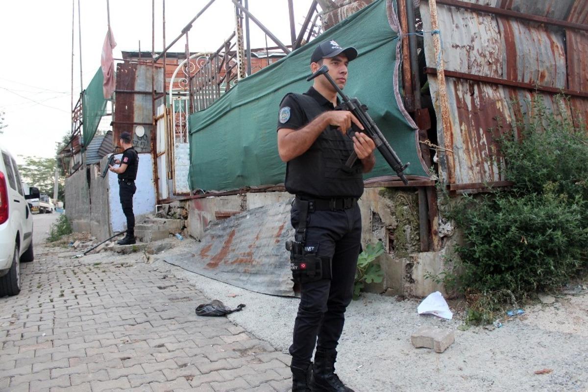 Yalova'da uyuşturucu tacirlerine şafak baskını