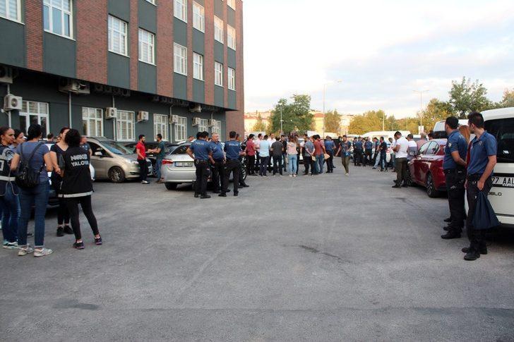 Yalova'da uyuşturucu tacirlerine şafak baskını G4