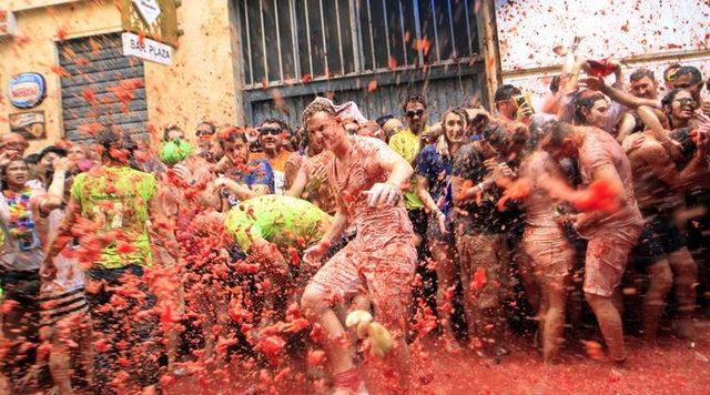 1566985337279-tomatina-759