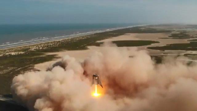 SpaceX’in yeni roketi Starhopper, 150 metre yüksekliğe çıktı
