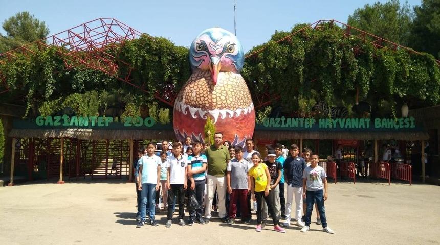 Başaralı &ouml;ğrencilere hayvanat bah&ccedil;esi gezdirildi
