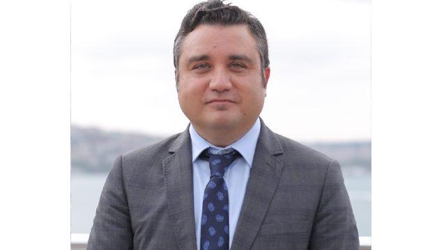 Ağır okul çantası erkeklerin eğri durmasına, kızların kambur olmasına neden oluyor