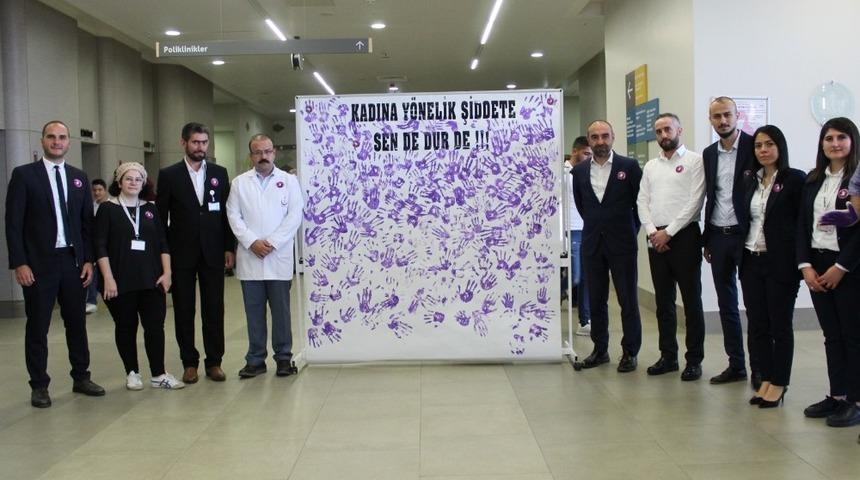 Kadına şiddete m&uuml;cadele i&ccedil;in "el boyama" etkinliği