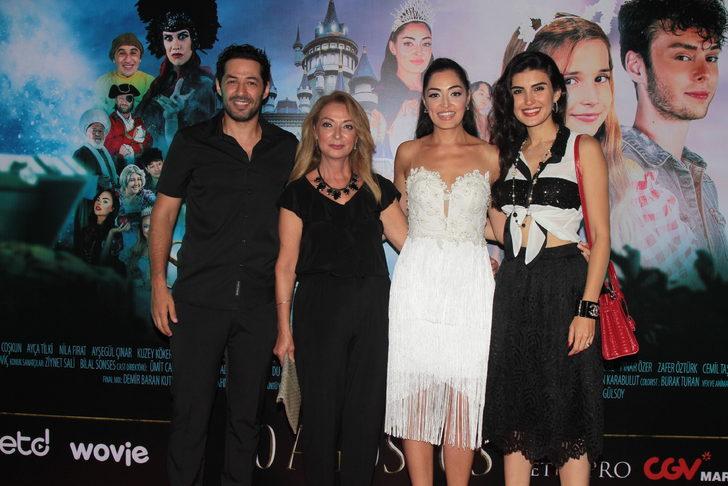 Masal Şatosu: Sihirli Davet filminin galasına ünlüler akın etti G5
