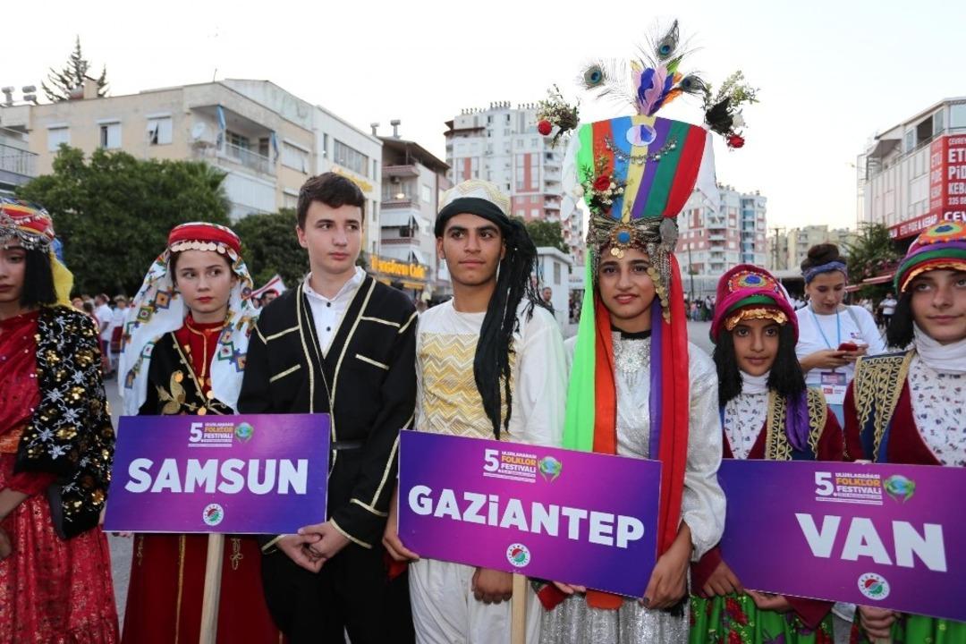 Kepez&rsquo;in 5. Uluslararası Folklor Festivali başladı