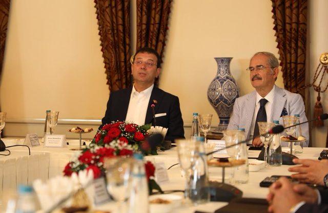 CHP'li büyükşehir belediye başkanları İstanbul'daki çalıştayda buluştu