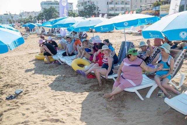 Engelli plajlara Türkiye’nin dört bir yanından misafirler geliyor