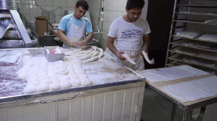 Finike&rsquo;de pastahane ve fırınlar denetlendi