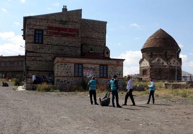 Erzurum'da denetimli serbestlik yükümlüleri temizlik yaptı